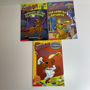 Scholastic Scooby-Doo Picture Clue Book - Yellow and Purple
